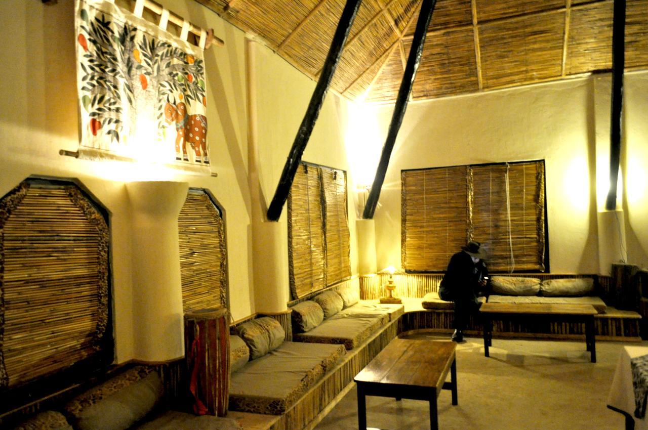 Machan Country Villa Kumarwarti Exterior photo