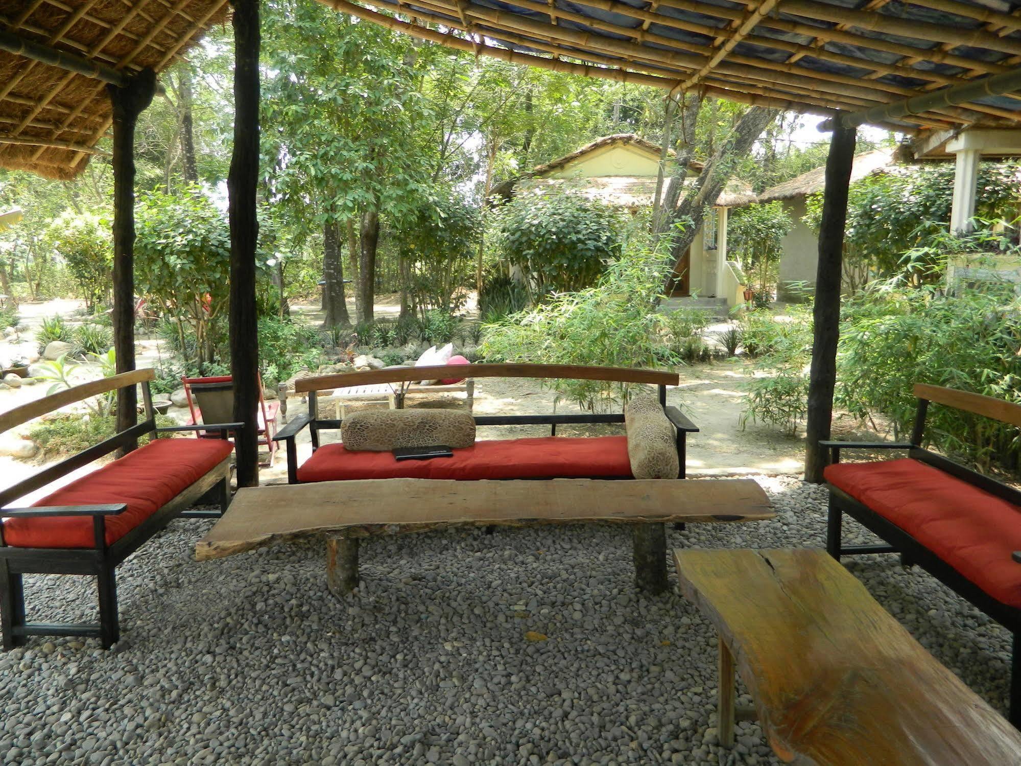Machan Country Villa Kumarwarti Exterior photo